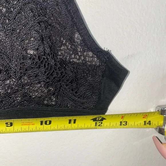 🎱Black lace Victoria Secret bralette! - Picture 3 of 8